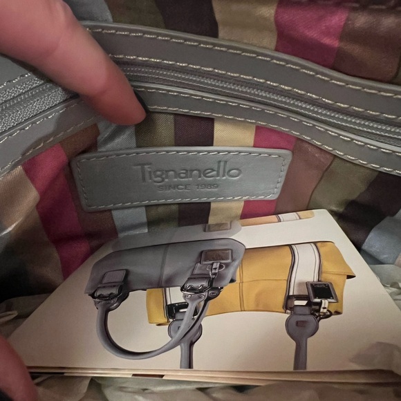 Tignanello Elegant Light Blue Leather Shoulder Bag - Picture 6 of 11